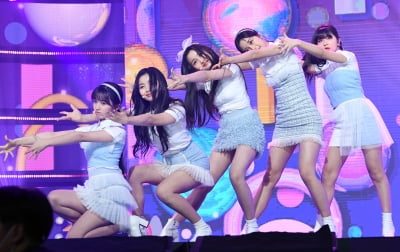 [TEN 포토] 버스터즈 '무대위에 요정들'