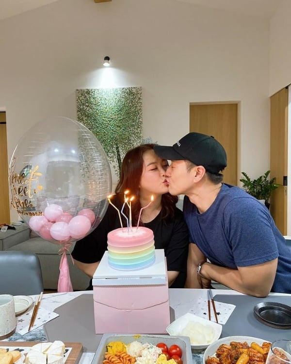 심진화, 41번째 생일에 ♥김원효와 달달 입맞춤…애정 넘치는 부부