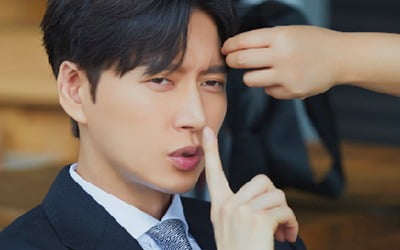 '꼰대인턴' 박해진, 김응수 구하러 나섰다…슈트입고 멋짐 폭발