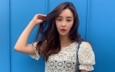 '강타♥' 정유미, 살이 더 빠졌네…"피팅" 후 한층 야윈 얼굴