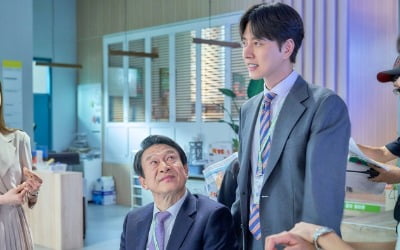'꼰대인턴' 박해진, 알콩달콩한 김응수·한지은에 질투 폭발…'최고의 1분'
