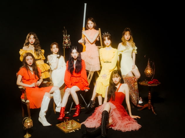 위키미키, 오늘(18일) 'OOPSY'(웁시)로 컴백…지수연·세이 '스타책방'도 화제