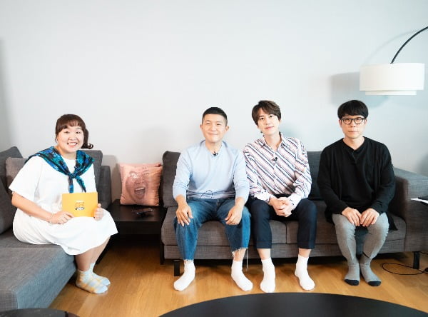 개그우먼 이수지(왼쪽부터), 개그맨 조세호, 그룹 슈퍼주니어의 규현, 신상호 PD가 19일 오후 온라인 생중계된 올리브 새 예능 ‘집쿡라이브’ 제작발표회에 참석했다. /사진제공=올리브