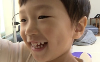 '슈퍼맨' 하오, 아동 심리센터 방문…지적능력 상태는?