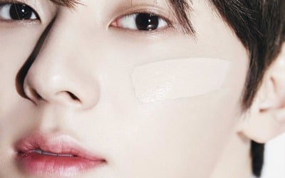 뉴이스트 민현, 청량美의 정석…"미래? 팬들과 행복하게 활동"[화보]