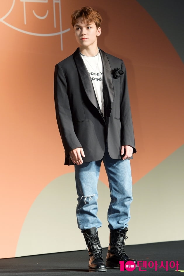 [TEN 포토] 세븐틴 버논 '장화 신은 왕자님'