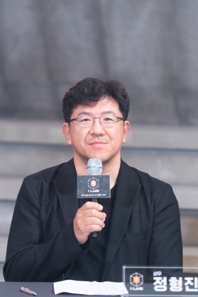 '아이랜드' 측, 낙상 사고 재차 사과 "즉각 후속 조치 취했다"