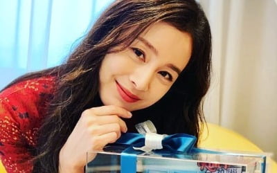 '비♥' 김태희 "빗소리에 코로나블루 씻겨내려가길"…범접불가 여신 미모