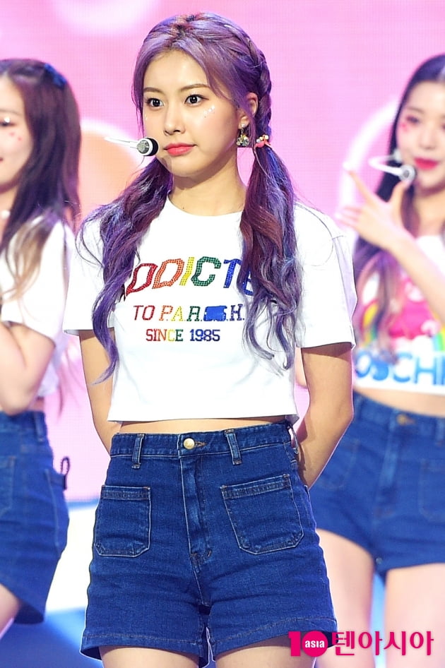 [TEN 포토] 아이즈원 강혜원 '예쁨 한도 초과'