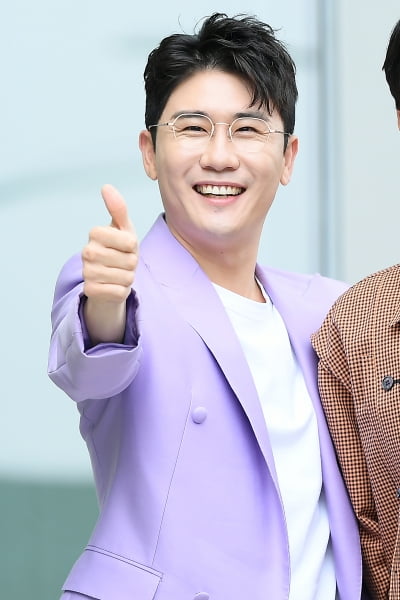 [TEN 포토] 영탁 '청량감 넘치는 미소'