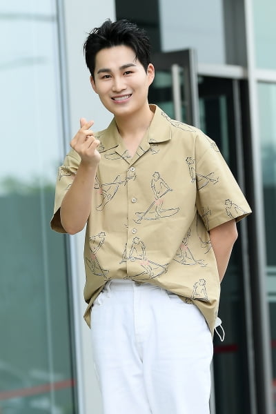 [TEN 포토] 김희재 '꼰대인턴 많이 사랑해주세요~'