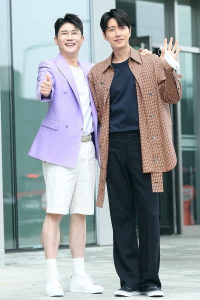 [TEN 포토] 영탁-박해진 '꼰대인턴 최고~'