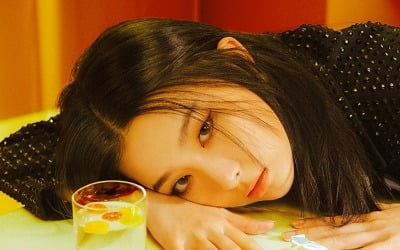 레드벨벳 아이린&슬기, 컴백 당일 생방송 '몬스터 주식회사' 진행