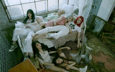 여자친구, 본 적 없던 비주얼…위태롭고 처연한 분위기