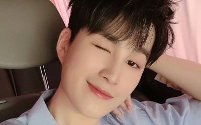 김희재, 훈훈 꽃미남…윙크에 숨멎하겠네