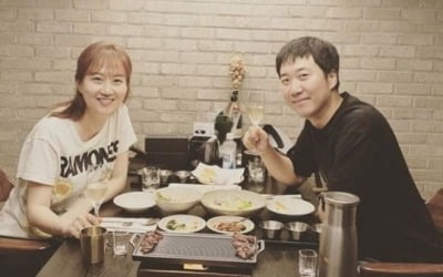 '장윤정♥' 도경완, 결혼 8주년 데이트 인증…"앞으로도 잘 부탁해 누나"