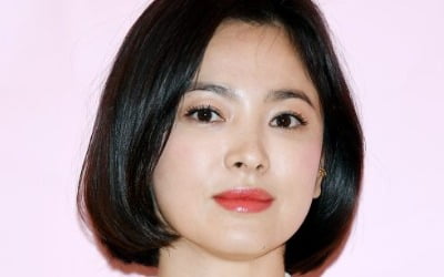송혜교X서경덕, 美 LA 대한인국민회에 안내서 1만부 기증