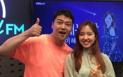 이혜성♥전현무, 연애전선 이상無…SNS 좋아요로 '애정 과시'