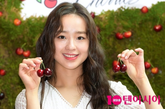[TEN 포토] 손연재 '체리보다 상큼해!'