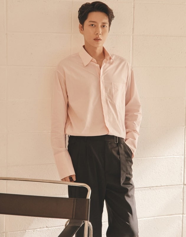 박해진은 가열찬과 닮은점에 대해 "좋은 사람이고 싶은 강박관념"이라고 답했다./사진제공=마운틴무브먼트