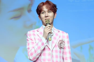 [TEN 포토] 김수찬 '신곡 엉덩이로 컴백했어요'