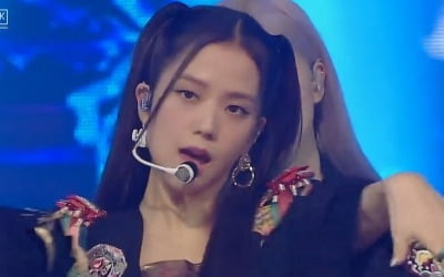 '인기가요' 블랙핑크, 화려한 조명 감싼 'How You Like That' 무대