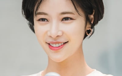 '그놈이 그놈이다' 황정음, 순백 웨딩드레스+단발…'여신 비주얼'