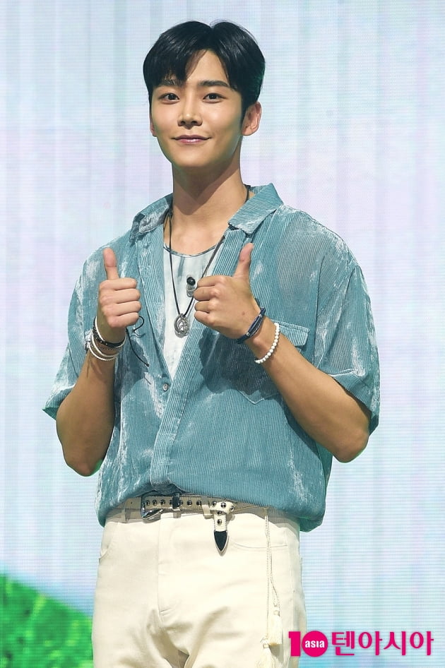 [TEN 포토] SF9 로운, '비주얼 센터의 조각 미모'