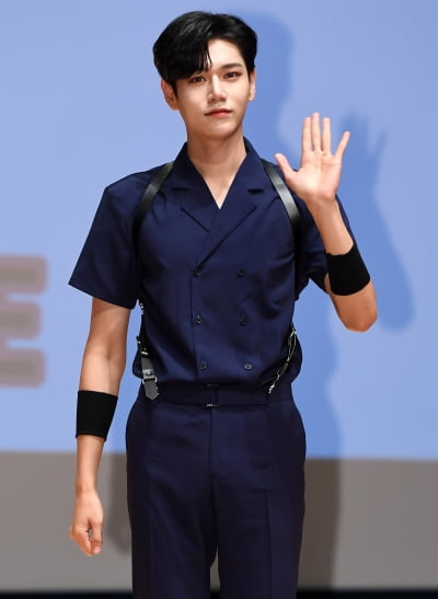 [TEN 포토] 멋진녀석들 의연 '의리있는 녀석'