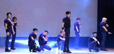 [TEN 포토] 멋진녀석들 "듀스노래 리메이크 영광"