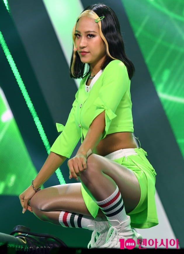 [TEN 포토] 나다 '네온컬러로 시선집중'(쇼챔피언)