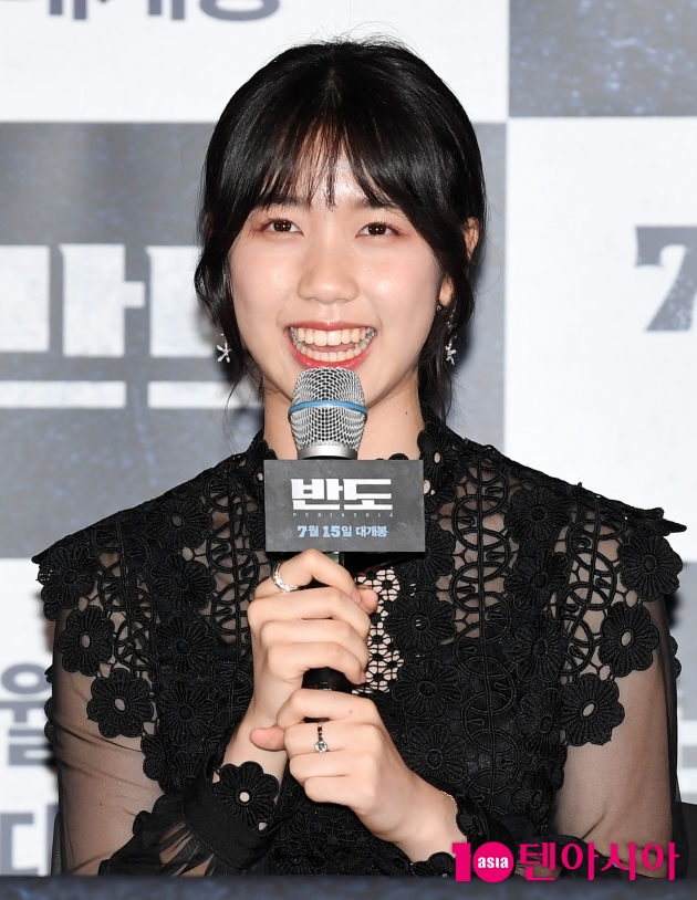 [TEN 포토] '반도' 이레 '카체이싱 시물레이션 보고 연습'