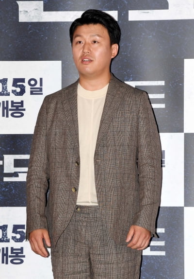 [TEN 포토] '반도' 김민재 '김의성 그분은 못넘어요'