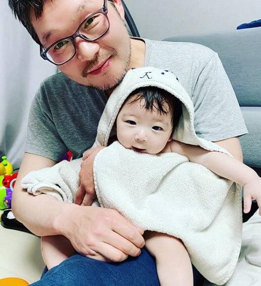 유재명, 아들 공개 /사진=SNS