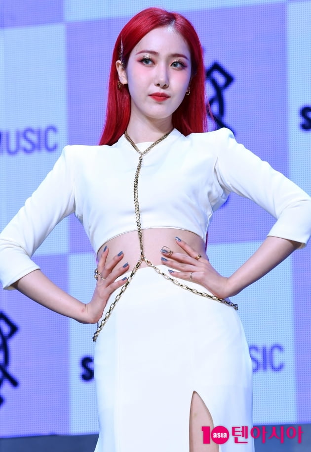 [TEN 포토] 여자친구 신비 '파격적인 헤어컬러'