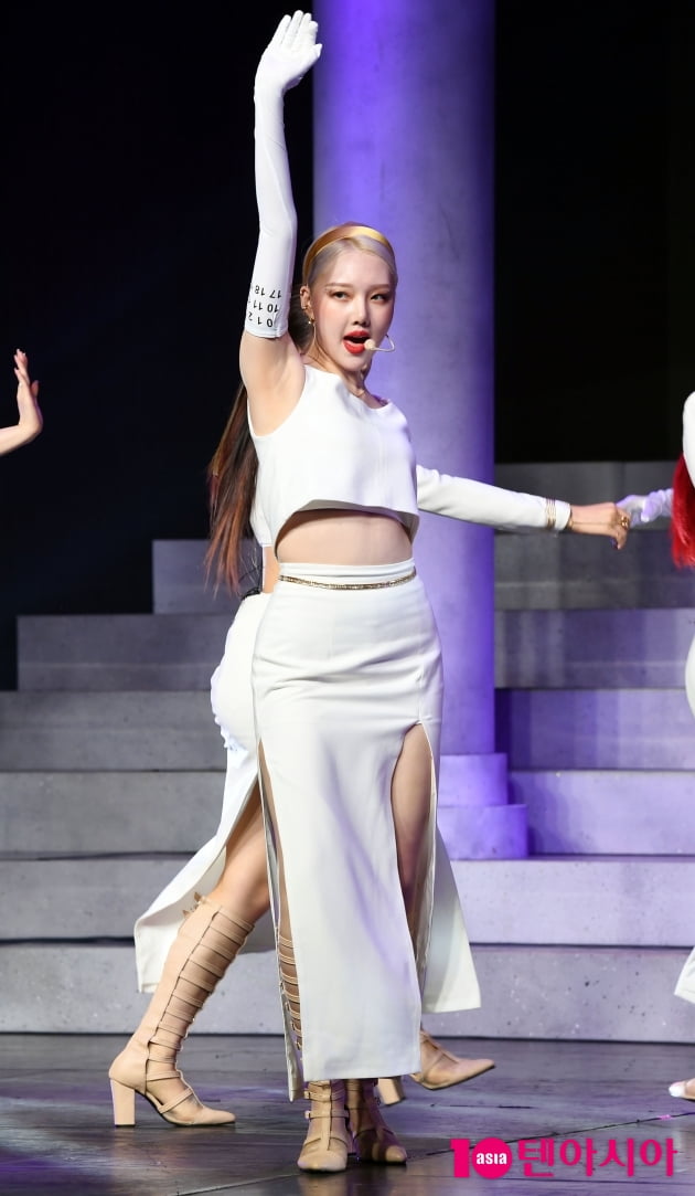 [TEN 포토] 여자친구 예린 '유혹의 손짓'