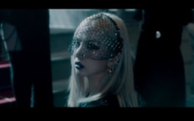 여자친구, 타이틀곡 'Apple' 뮤비 공개…솔직 당당 마녀