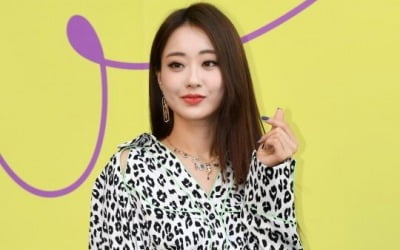 경리, 연기 활동 본격 시동…JTBC '언더커버' 출연 확정