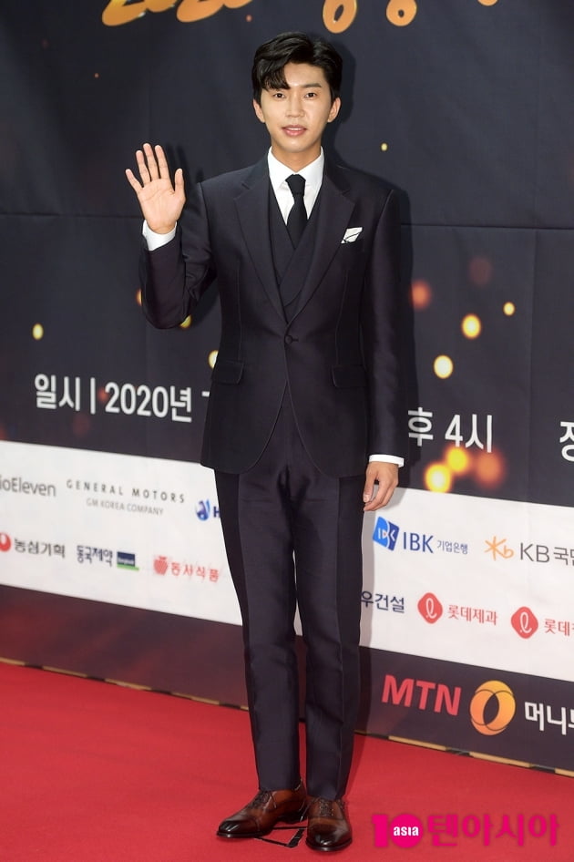 [TEN 포토] 임영웅 '근사한 귀공자'