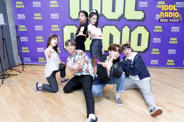 '아이돌 라디오'에 출연한 치스비치/ 사진=MBC 라디오 제공