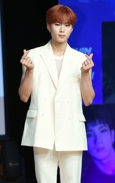 [TEN 포토] 원더나인 김준서 '돋보이는 레드헤어'