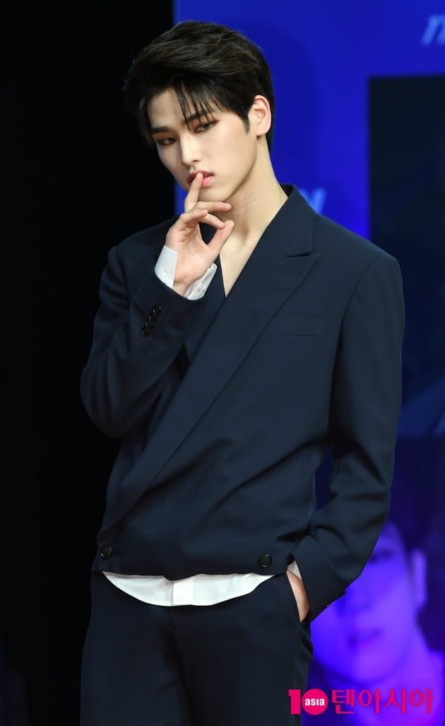 [TEN 포토] 원더나인 이승환 "멋있는 무대로 보답하고 싶다"