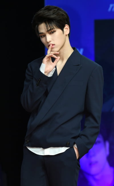 [TEN 포토] 원더나인 이승환 "멋있는 무대로 보답하고 싶다"