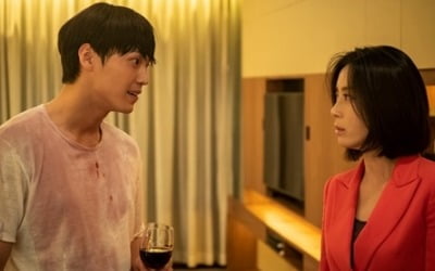 '우아한 친구들' 송윤아X이태환, '숨멎' 대치 포착…분노+공포
