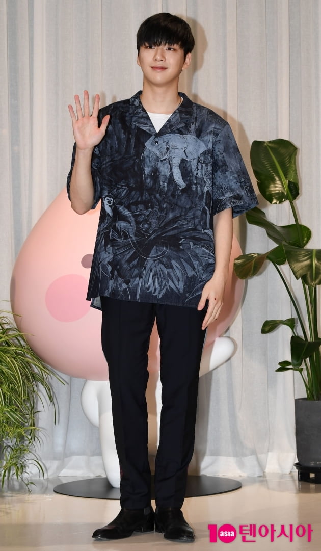 [TEN 포토] 강다니엘 '매력적인 미소'