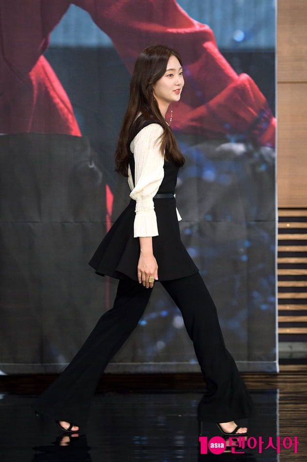 [TEN 포토] '십시일반' 김혜준, '떨리는 발걸음'