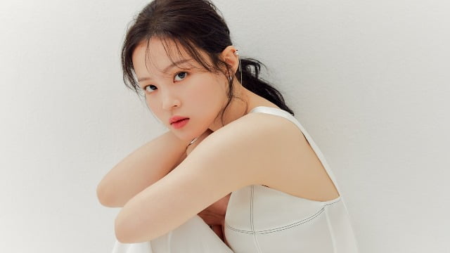 이하이, AOMG와 전속계약…오늘 18시 '홀로(HOLO)' 발매 [공식]