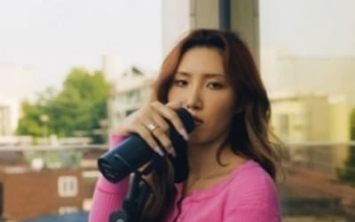화사, 생일 기념 'Watermelon Sugar' 스페셜 커버 공개