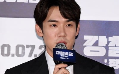 '강철비2' 유연석 "北 위원장 연기한 내 모습, 스스로도 새로워"