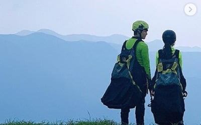 '바퀴달린집' 여진구, 아이유와 인증샷…아이유 "너무 웃겨"
